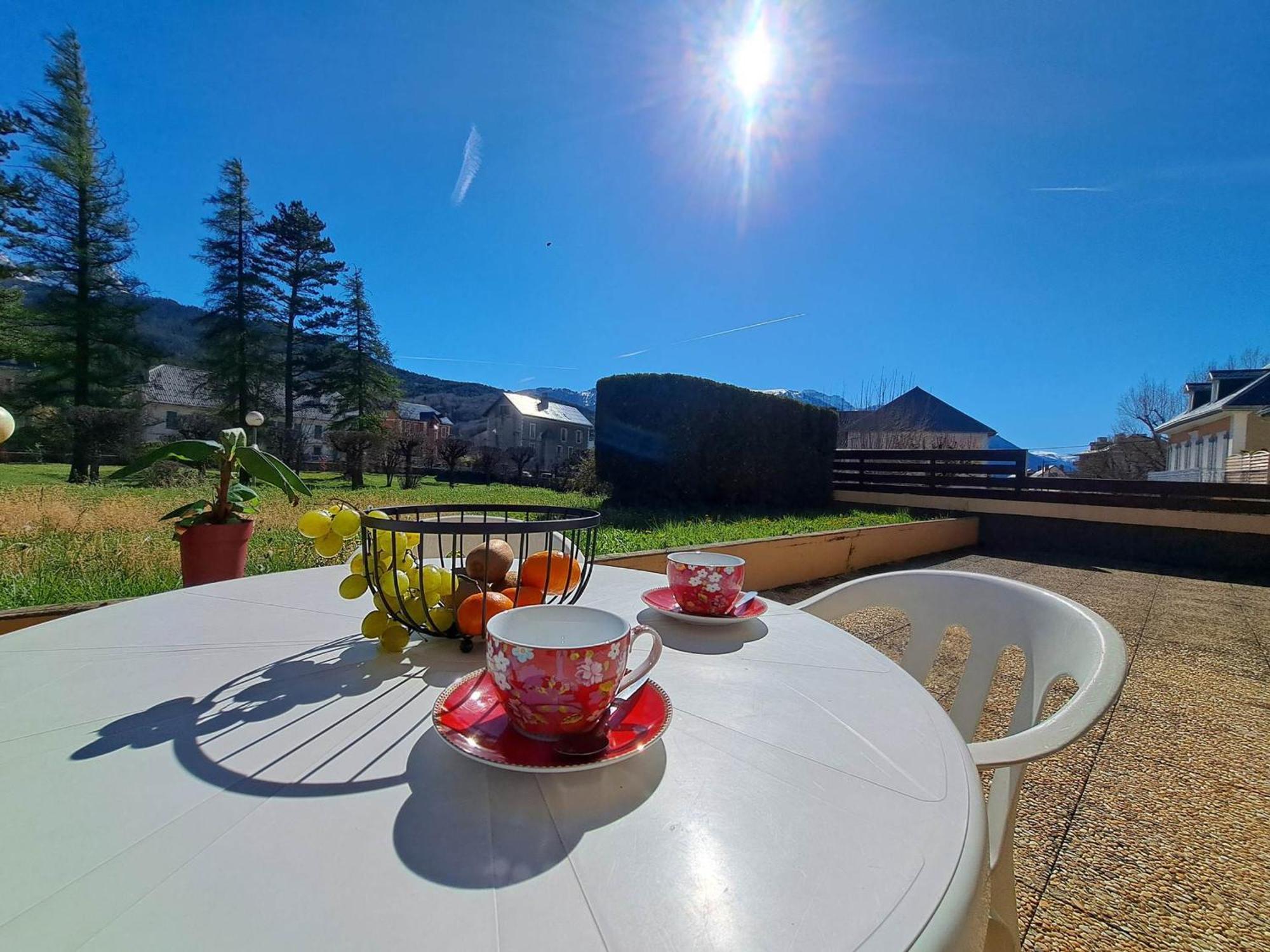 T2 Centre Barcelonnette Avec Garage, Terrasse Et Parc Prive - Fr-1-165A-101アパートメント エクステリア 写真